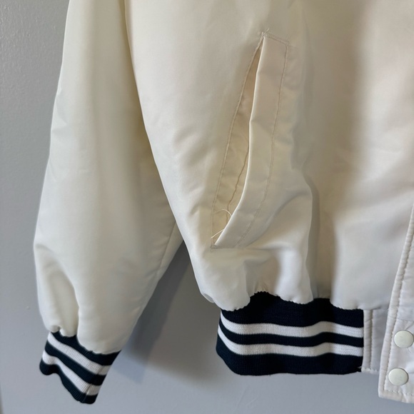 Penn State MVP White and Blue Striped Bomber Jacket - Picture 4 of 7